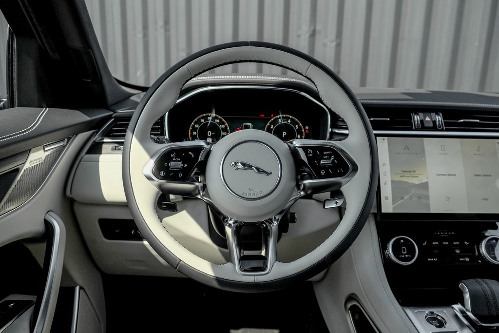 2026 Jaguar F-PACE P250 R-Dynamic S photo 17