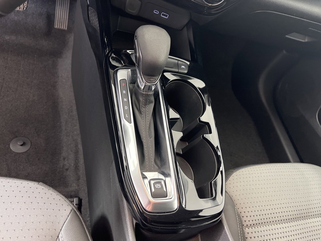 2025 Chevrolet Trax LT photo 14