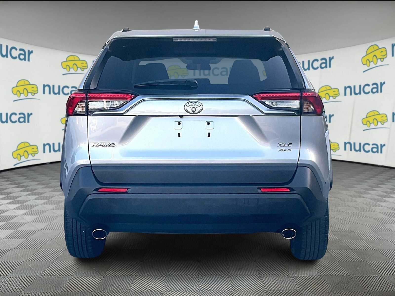 2023 Toyota RAV4 XLE photo 5