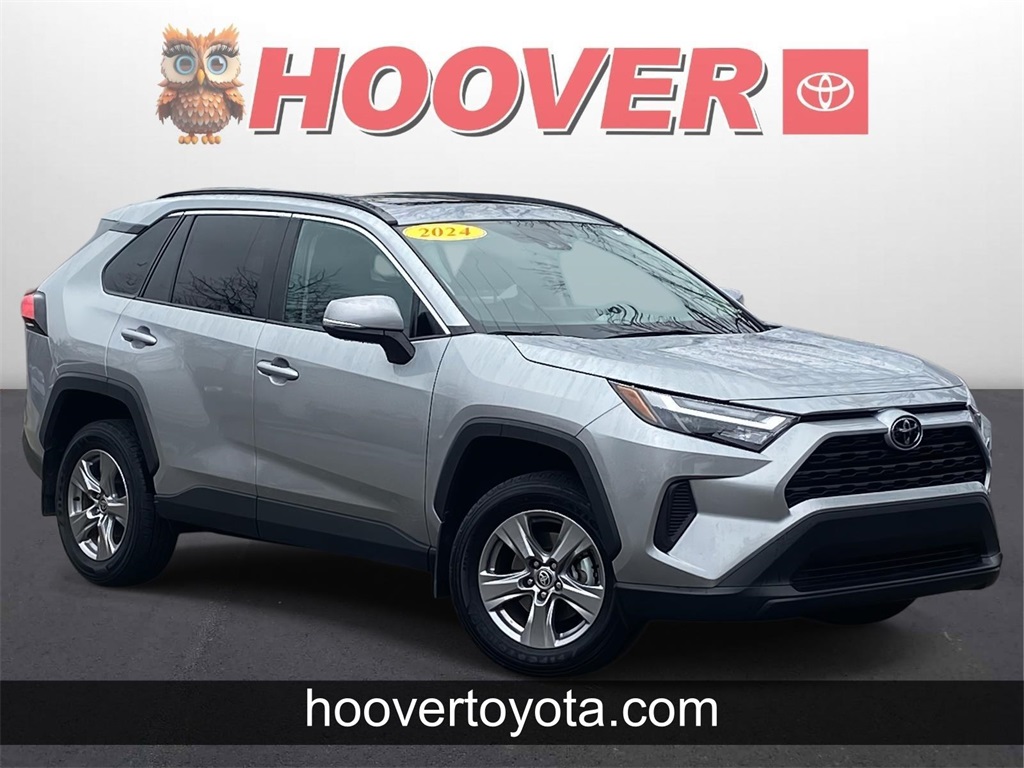 2024 Toyota RAV4 XLE's photo