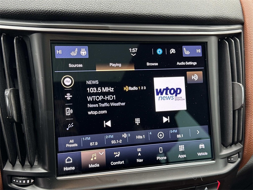 2022 Maserati Levante Base GT photo 2