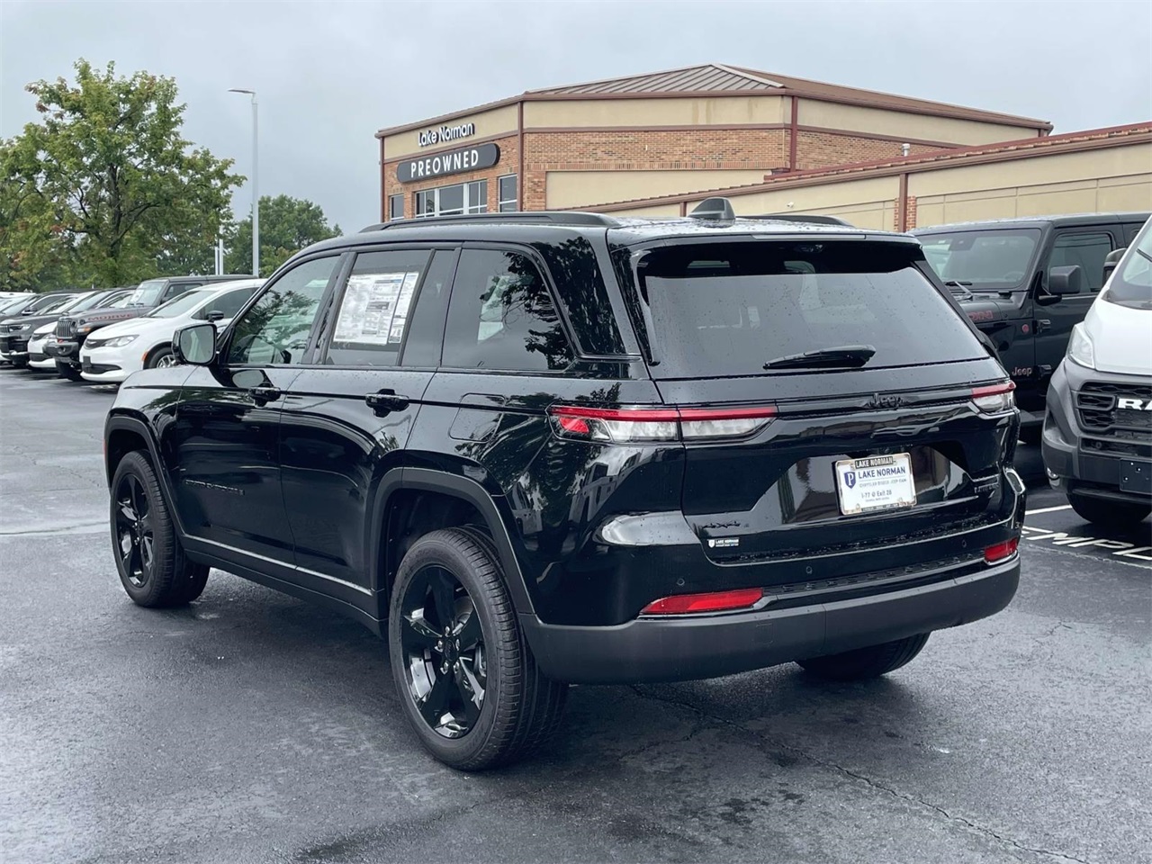 2025 Jeep Grand Cherokee Limited photo 2