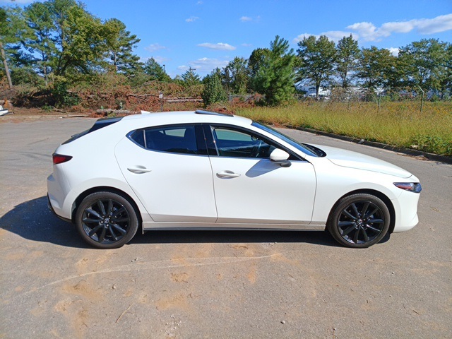 2023 Mazda Mazda3 Hatchback 2.5 s Premium photo 4