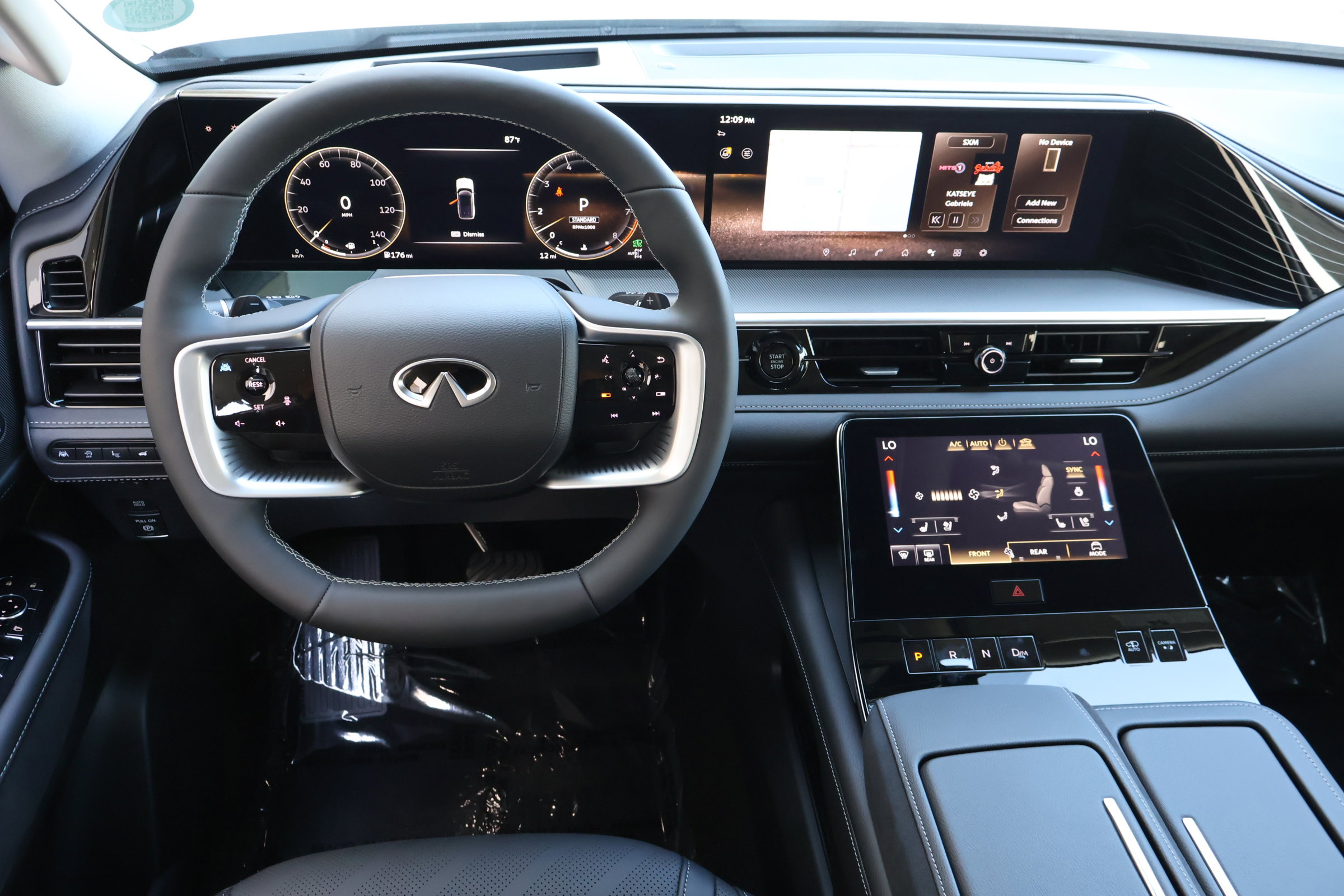 2026 Infiniti QX80 Luxe photo 18