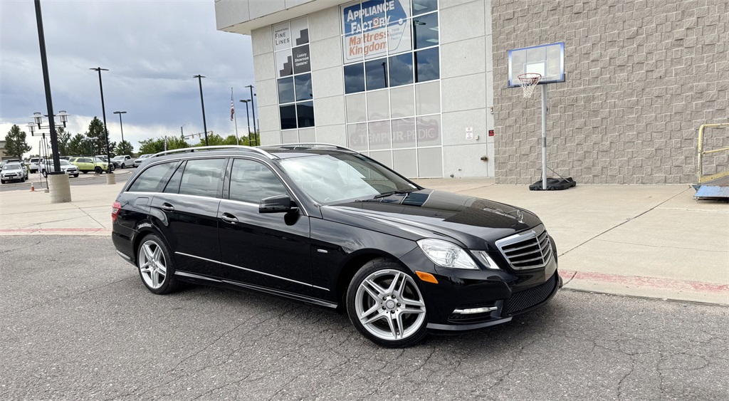 2012 Mercedes Benz E 350 4MATIC photo 2