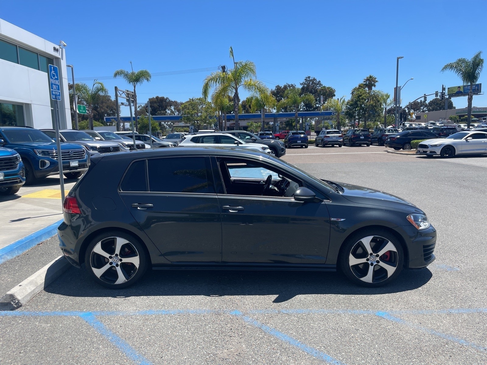 2016 Volkswagen Golf GTI S photo 3