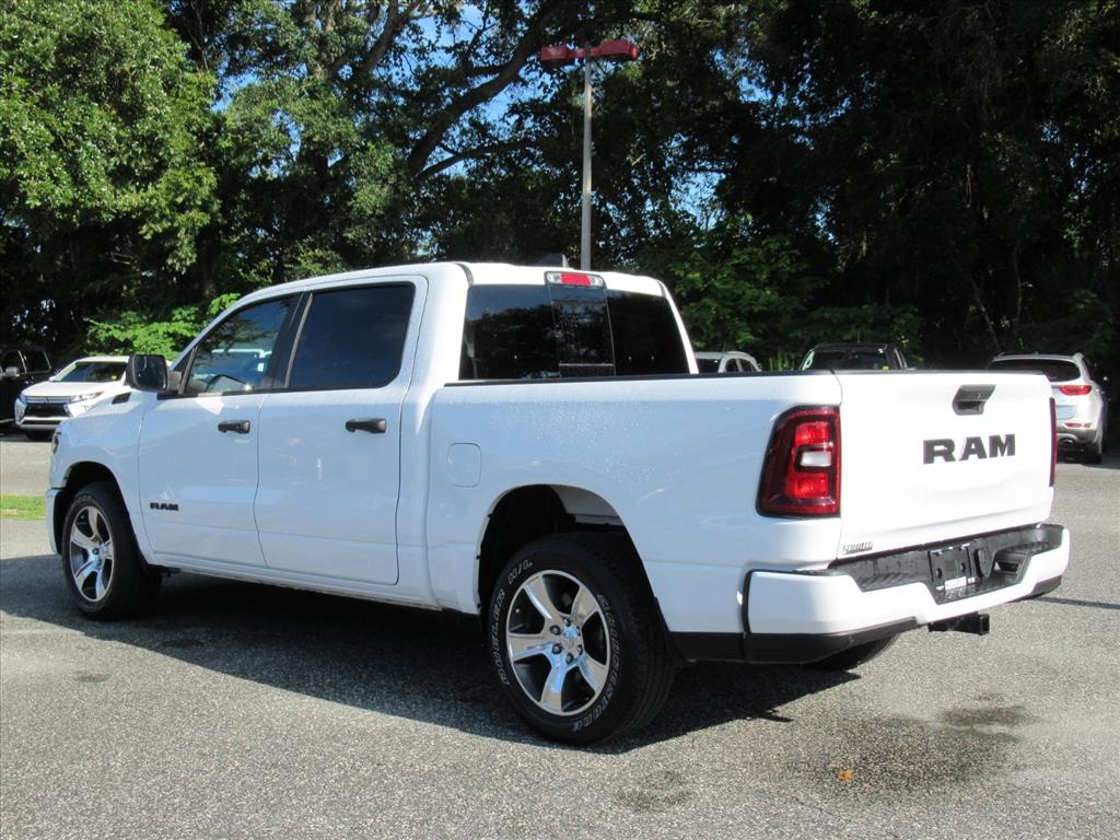 2025 Ram 1500 Tradesman photo 4