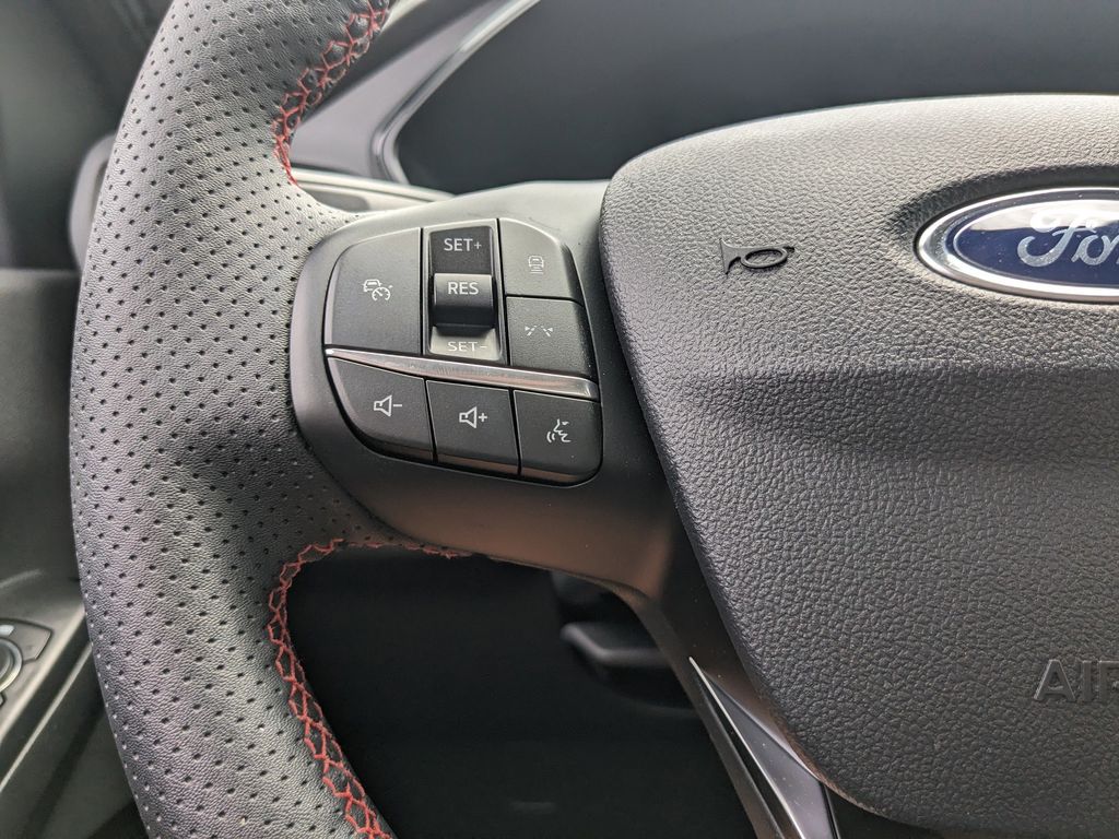 2025 Ford Escape ST-Line photo 25