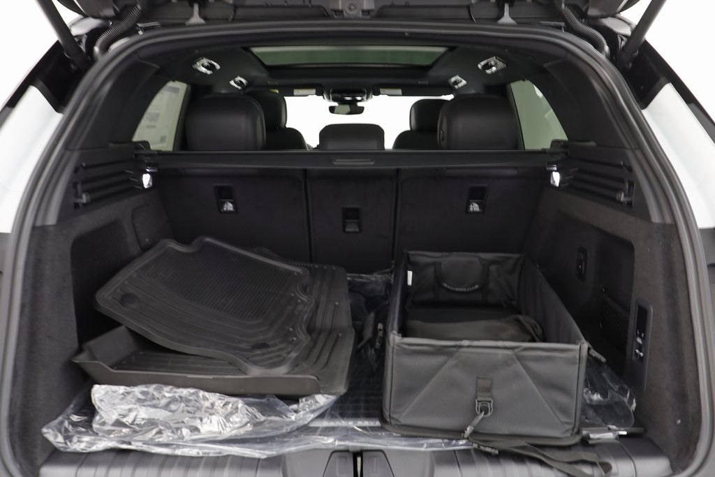 2025 Land Rover Range Rover Sport SE photo 15