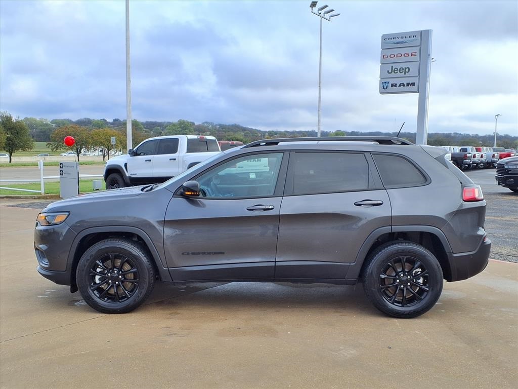 2023 Jeep Cherokee Altitude photo 4