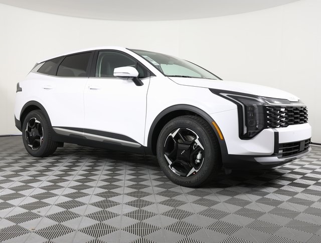 2026 Kia Sportage EX photo 3