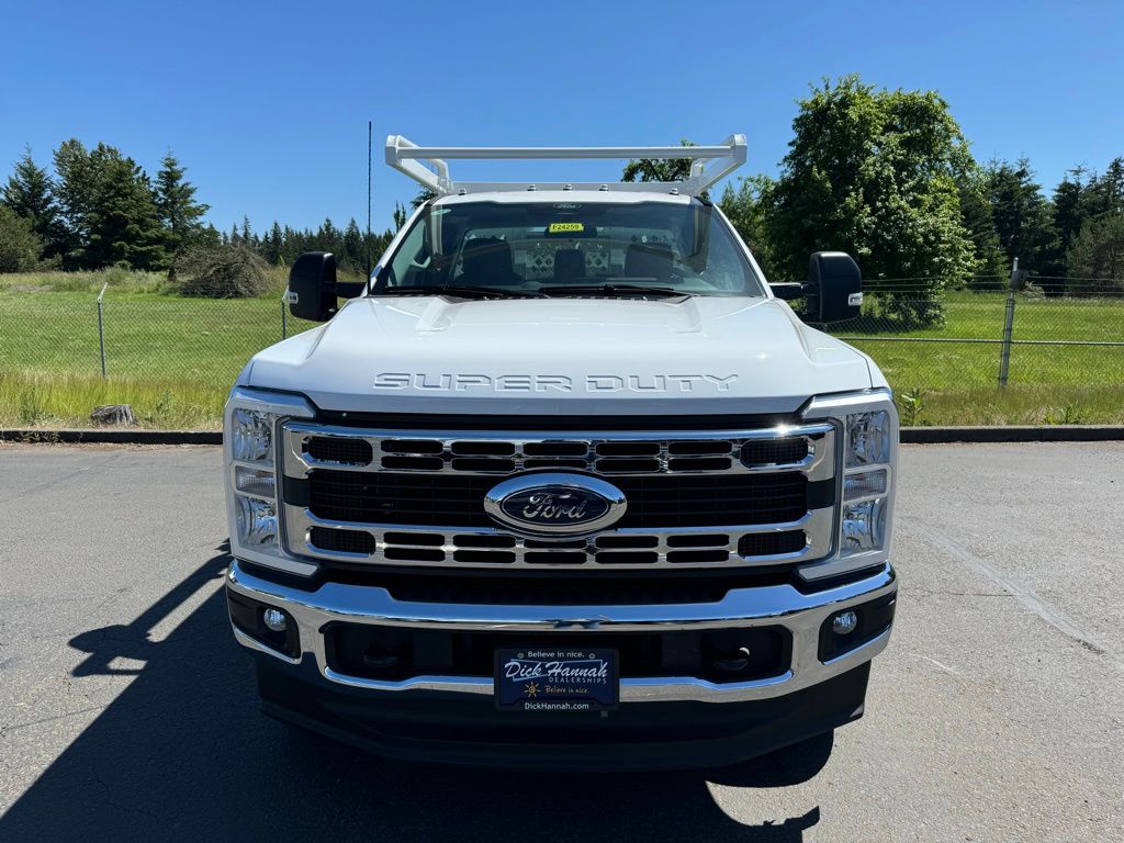 2024 Ford F-350 photo 3