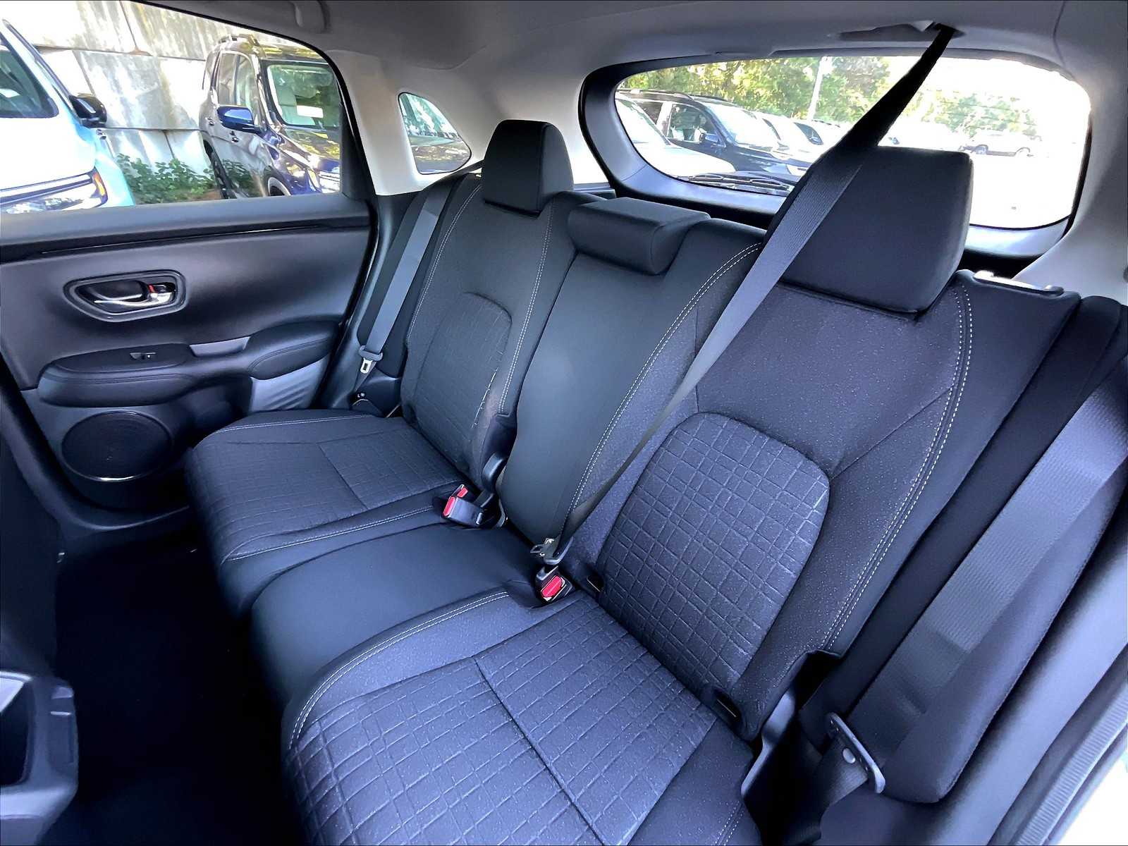 2026 Honda HR-V LX photo 13