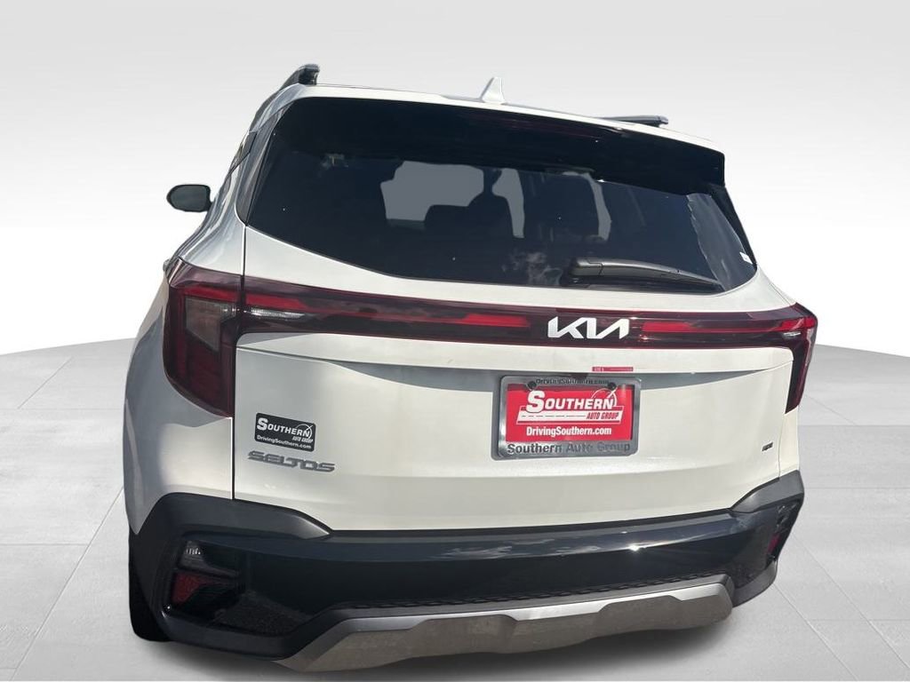 2024 Kia Seltos SX photo 13
