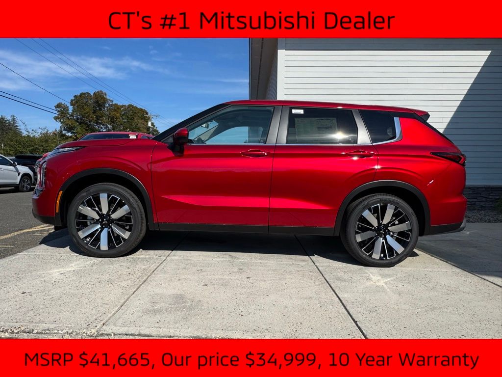 2025 Mitsubishi Outlander SE photo 3