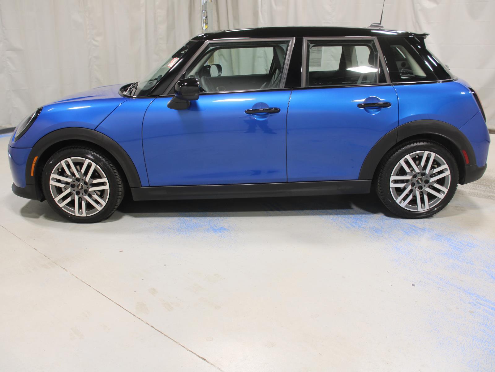2025 Mini Cooper 4 Door Hardtop S photo 5