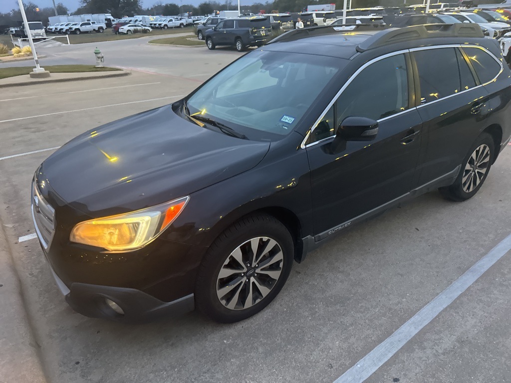 2016 Subaru Outback Limited's photo