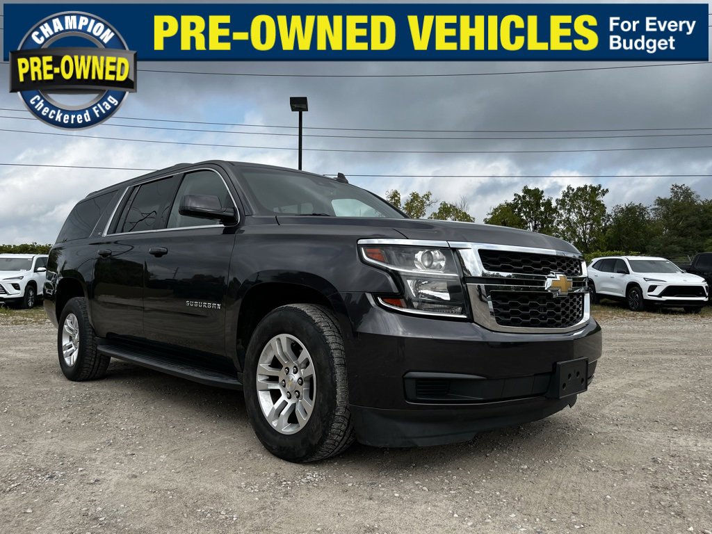 2018 Chevrolet Suburban LT photo 2