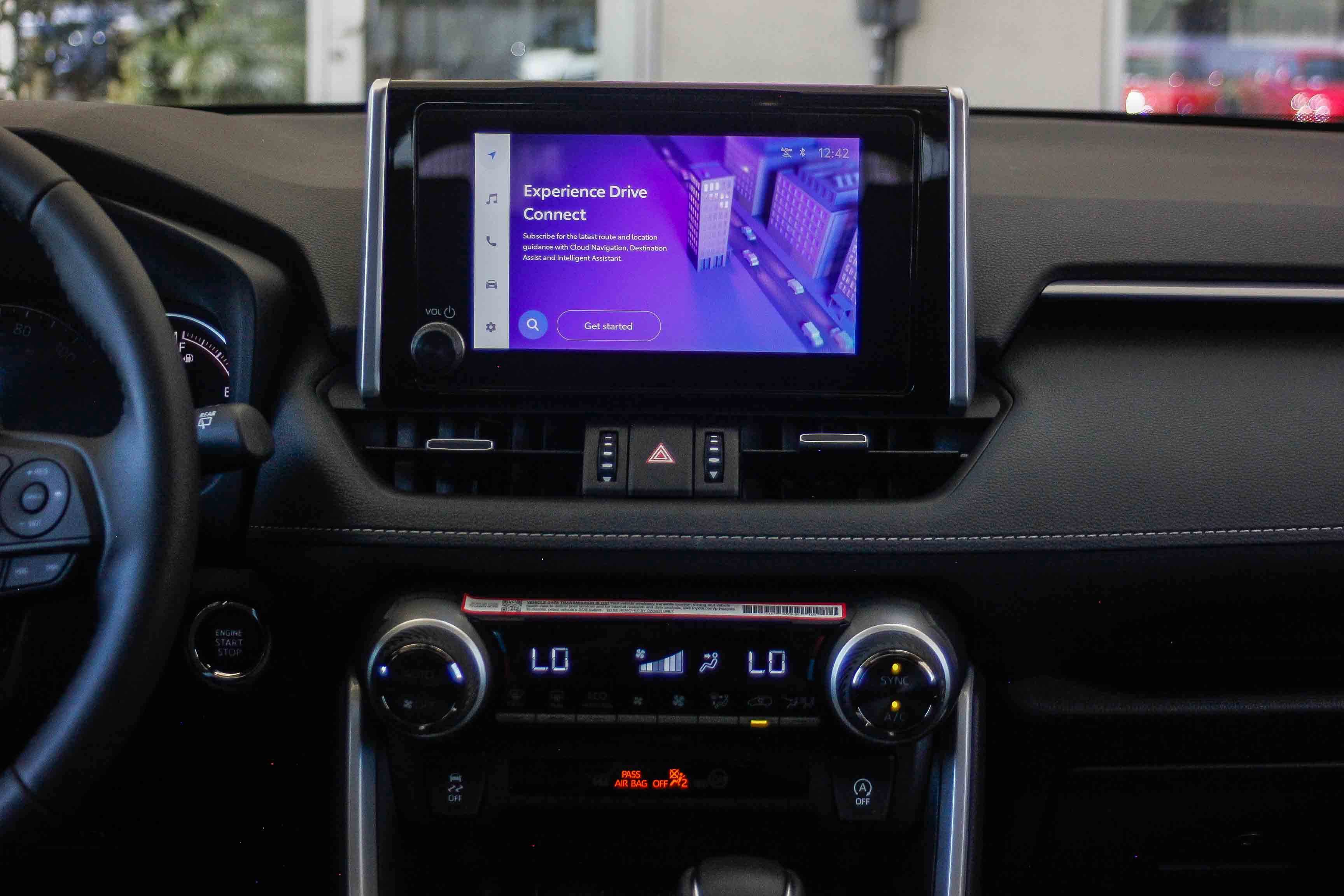 2025 Toyota RAV4 XLE Premium photo 13