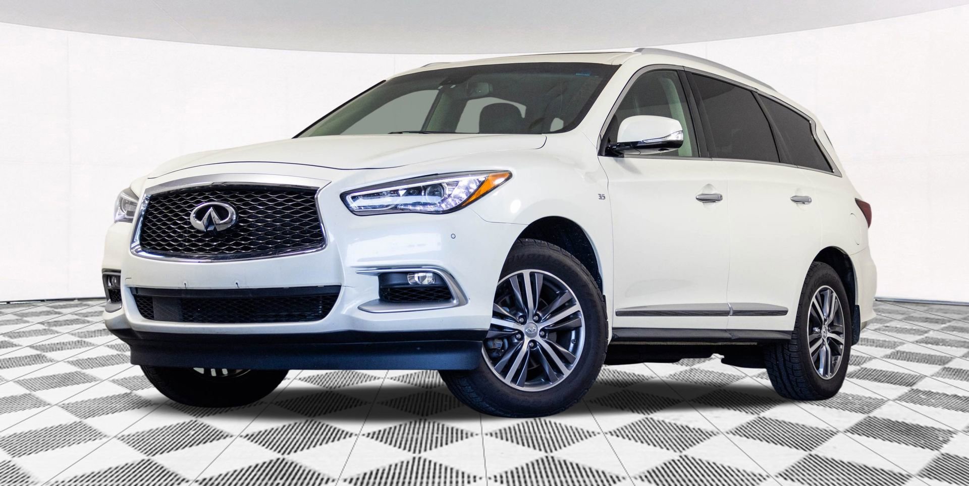 2016 Infiniti QX60 Base photo 2
