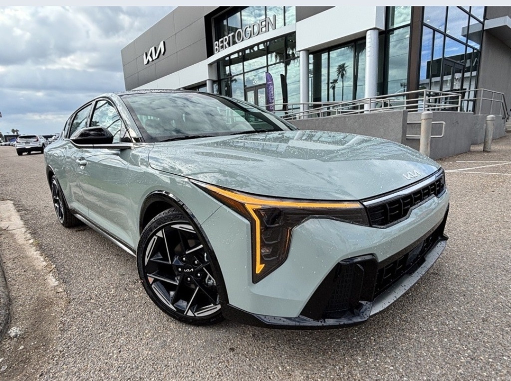 2025 Kia K4 GT-Line's photo