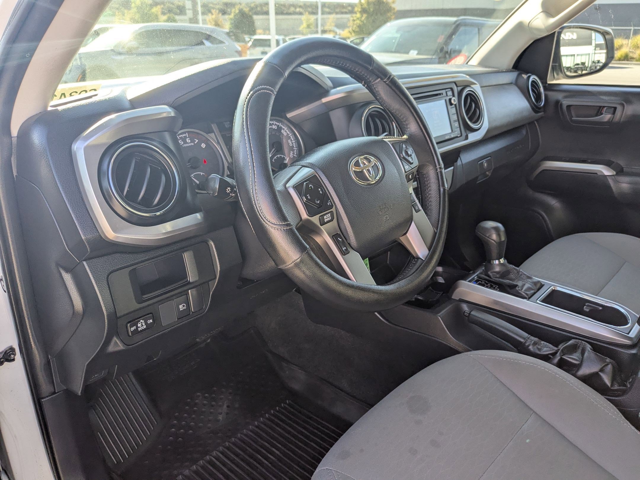 2019 Toyota Tacoma SR5 4x4 photo 14
