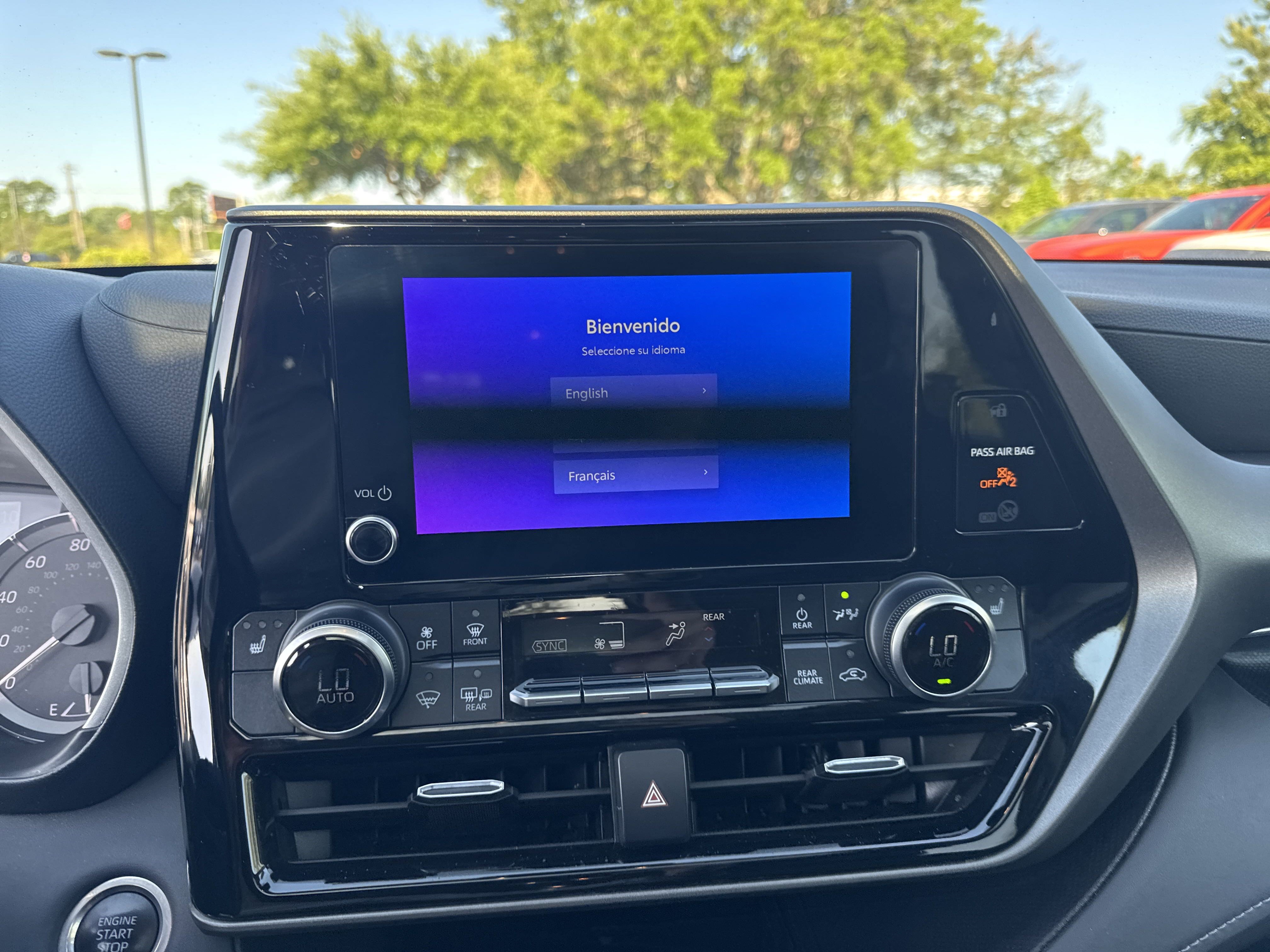 2024 Toyota Highlander XLE photo 15