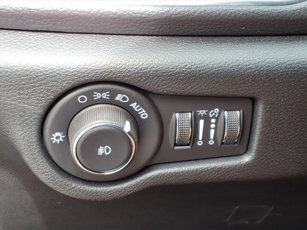 2026 Chrysler Pacifica Limited photo 4
