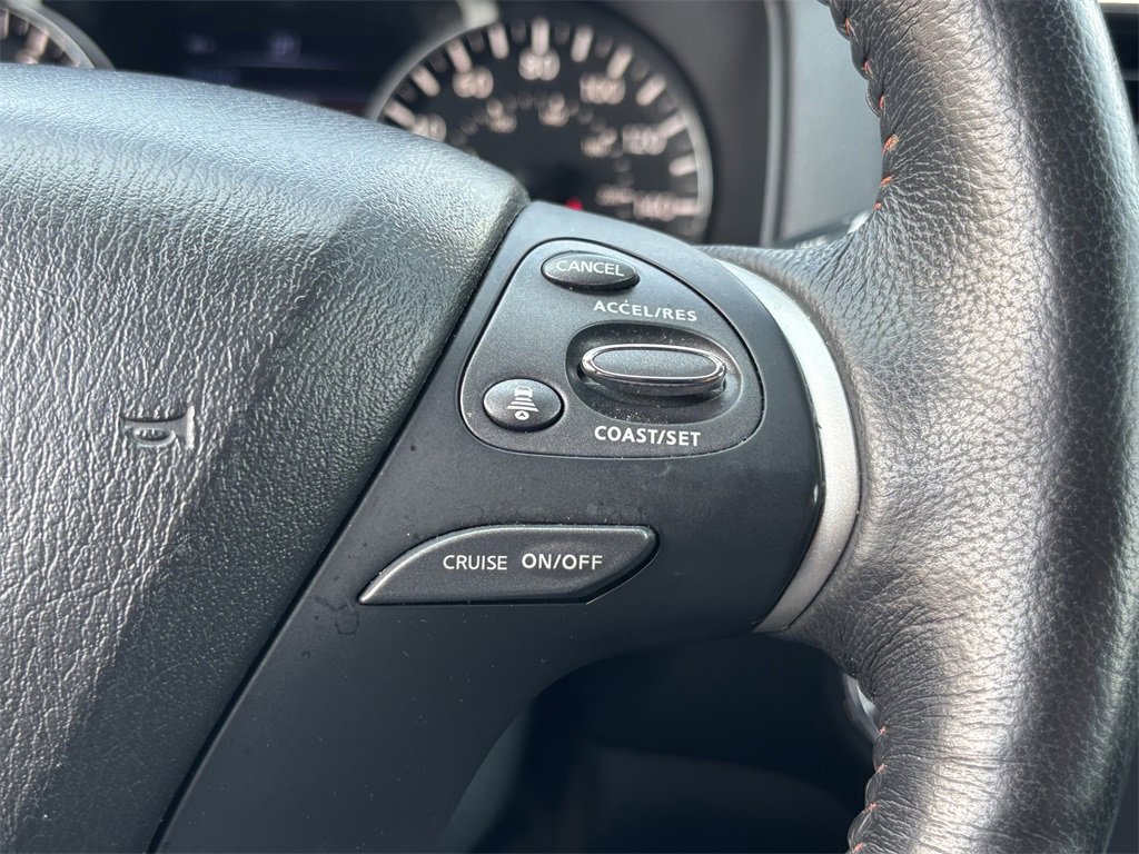 2019 Nissan Pathfinder SL photo 28