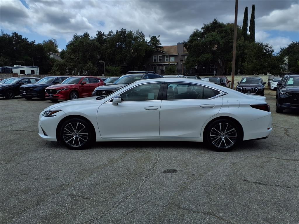 2023 Lexus ES 350 photo 3