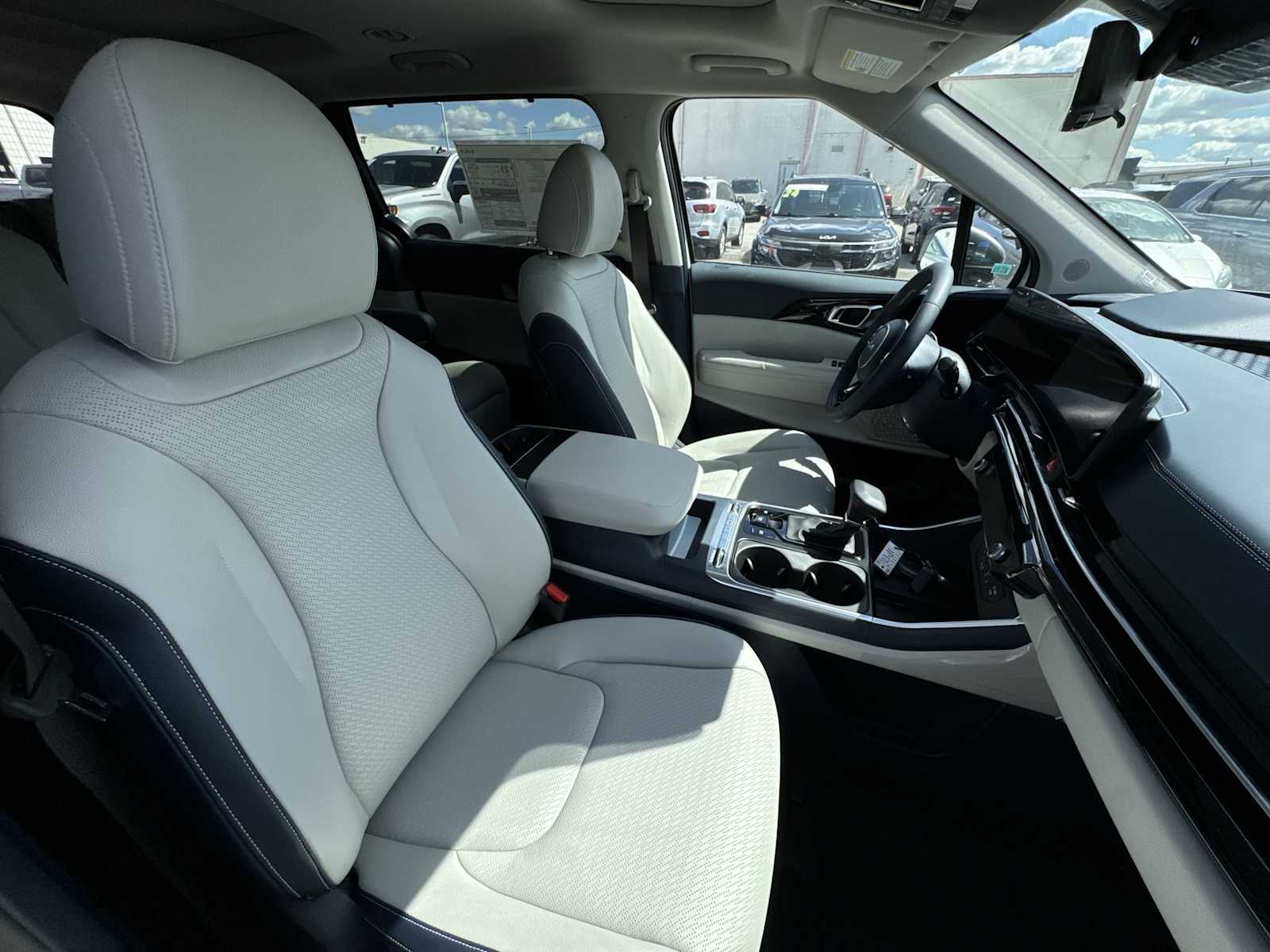 2026 Kia Carnival SX Prestige photo 24
