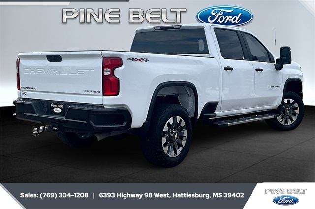 2021 Chevrolet Silverado 2500HD Custom photo 11