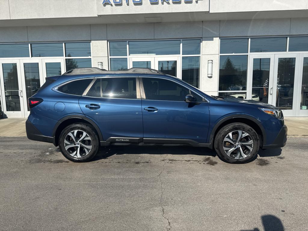 2022 Subaru Outback Limited photo 2