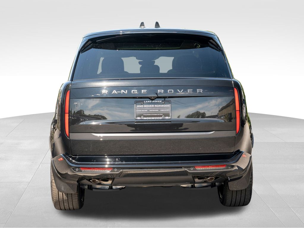 2025 Land Rover Range Rover SE photo 5