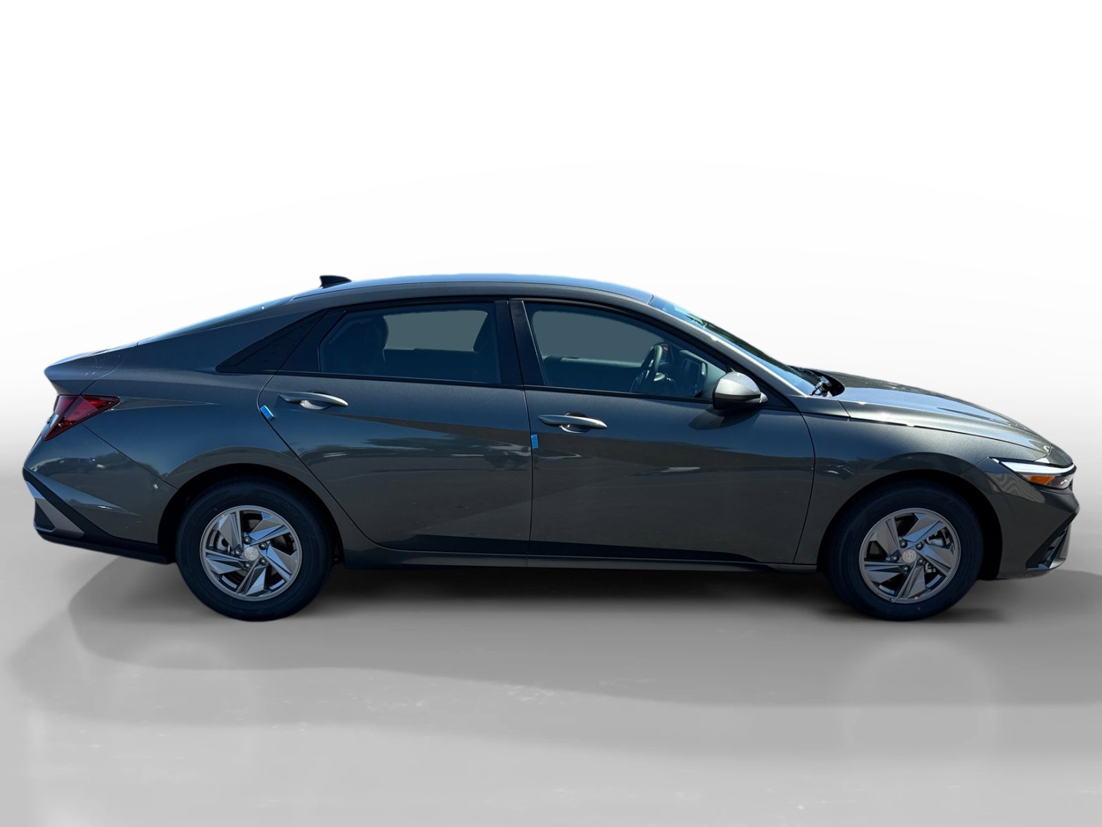 2025 Hyundai Elantra SE photo 6