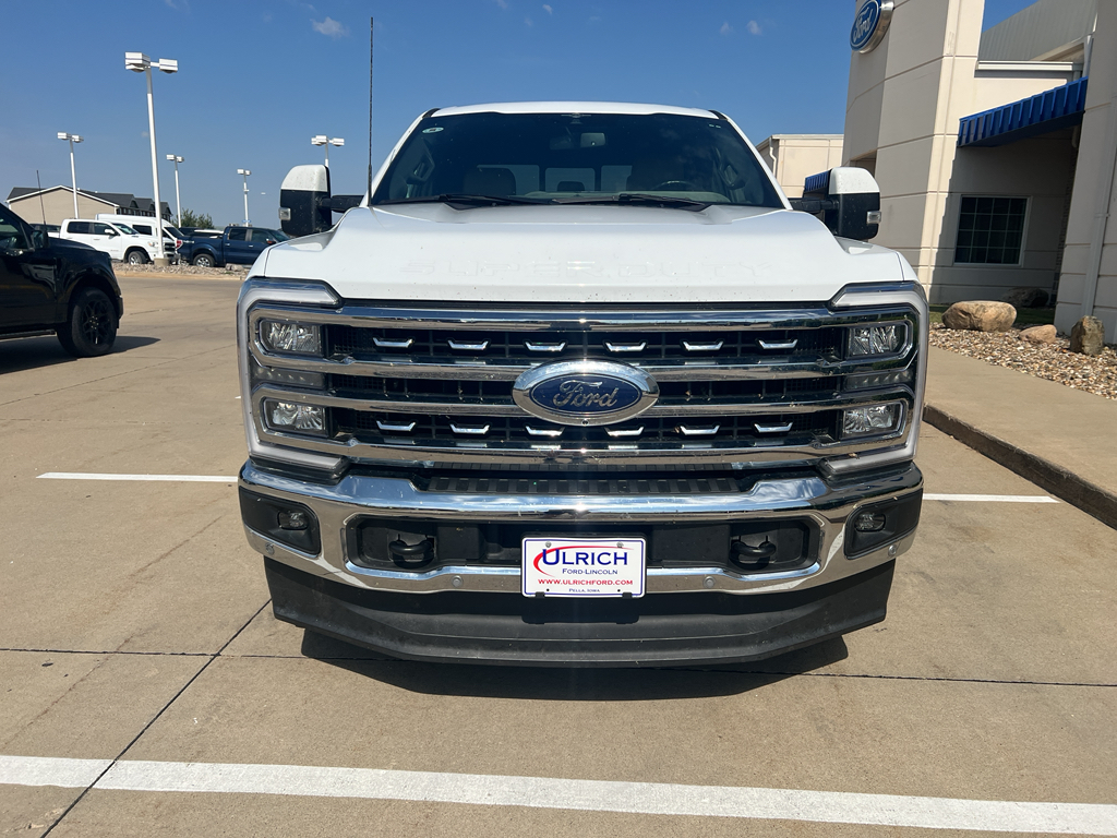 2023 Ford F-250 Lariat photo 2