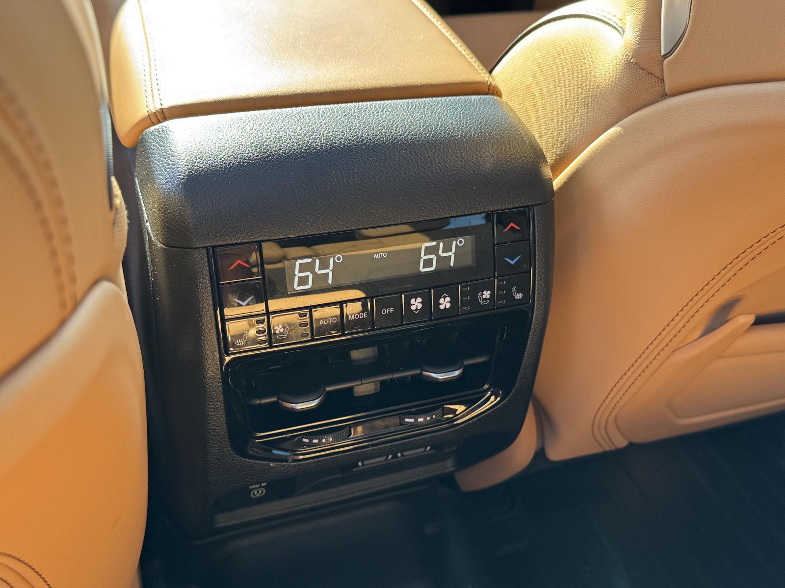 2023 Jeep Grand Cherokee L Summit Reserve photo 20