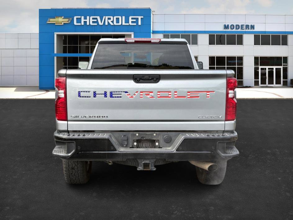 2025 Chevrolet Silverado 2500HD Custom photo 4