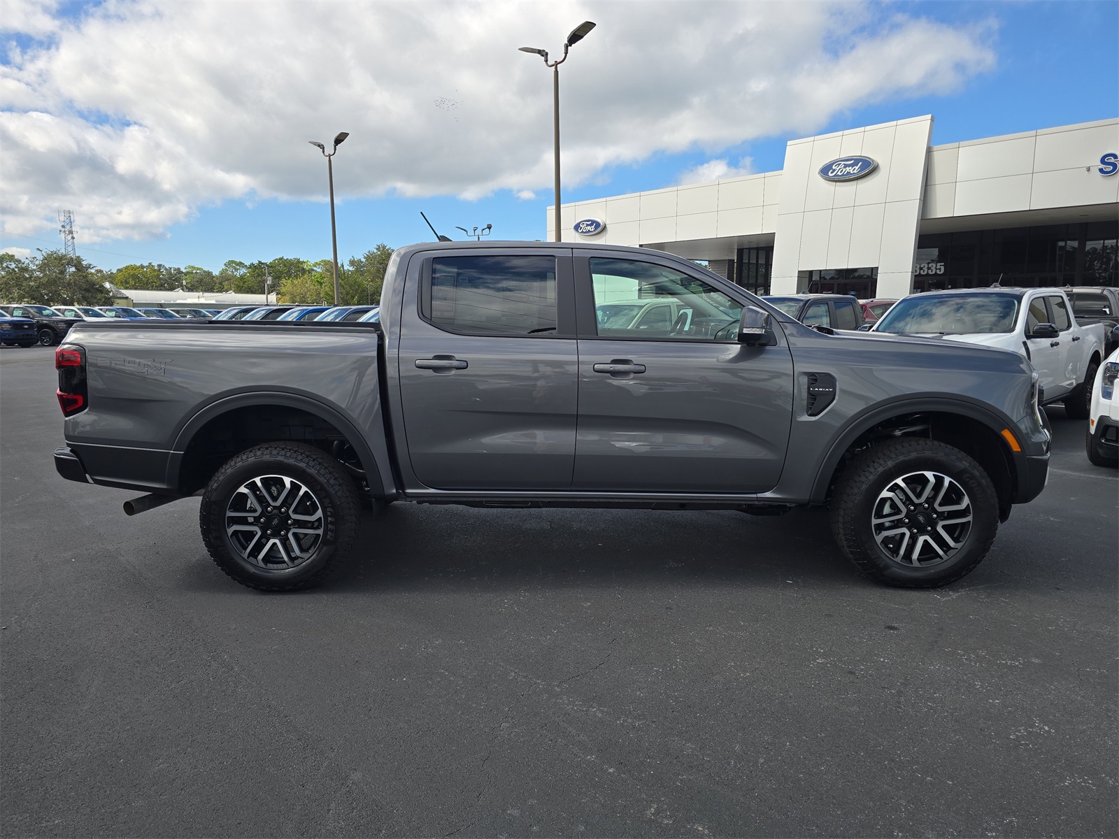 2025 Ford Ranger Lariat photo 3