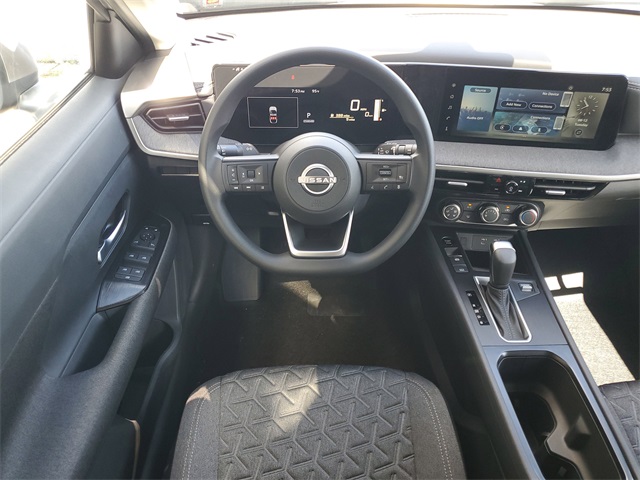 2025 Nissan Kicks SV photo 15