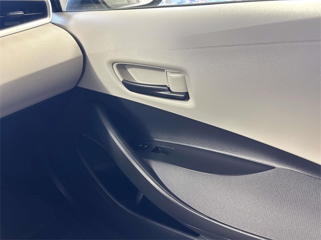 2022 Toyota Corolla LE photo 28