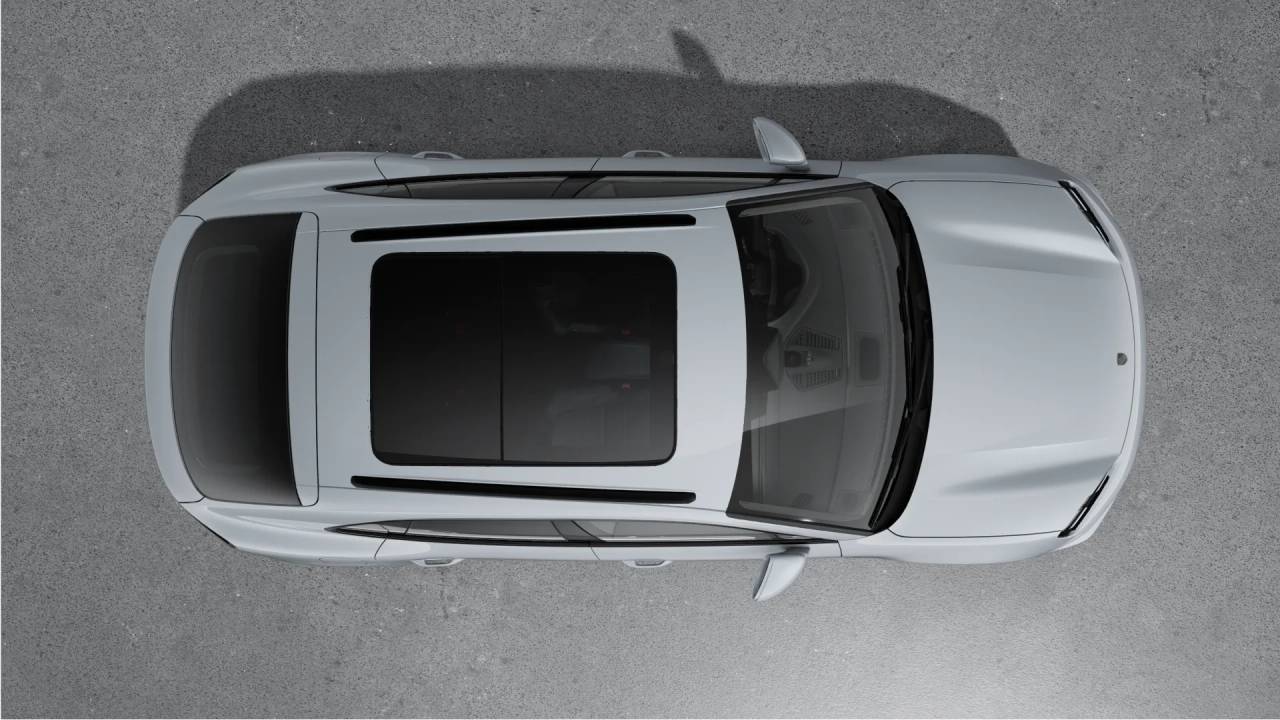 2026 Porsche Macan Turbo Electric photo 3