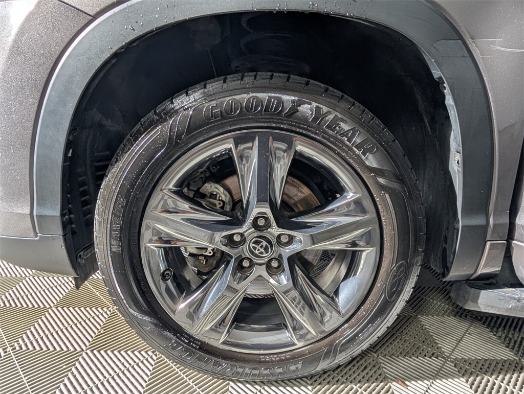 2017 Toyota Highlander Limited Platinum photo 17
