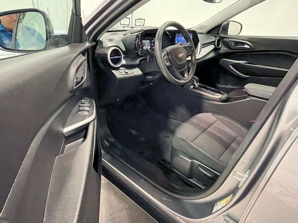 2024 Chevrolet Trax LS photo 9