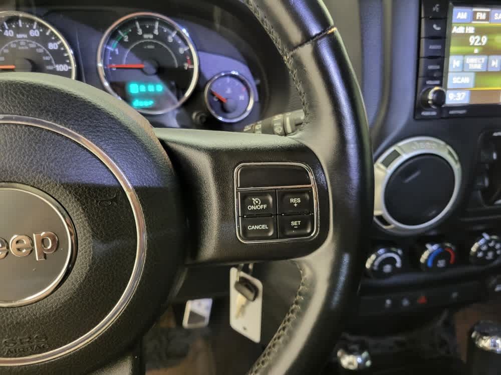2016 Jeep Wrangler Unlimited Sahara photo 4