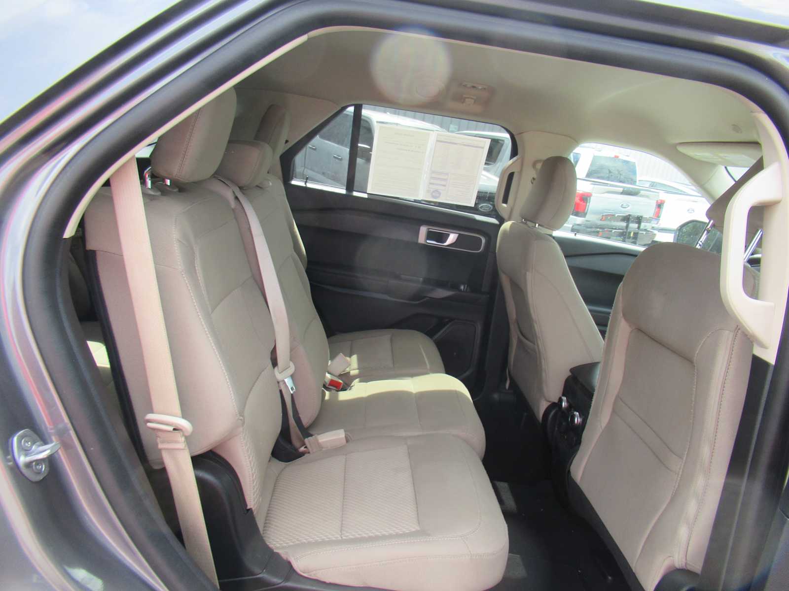 2021 Ford Explorer Base photo 12