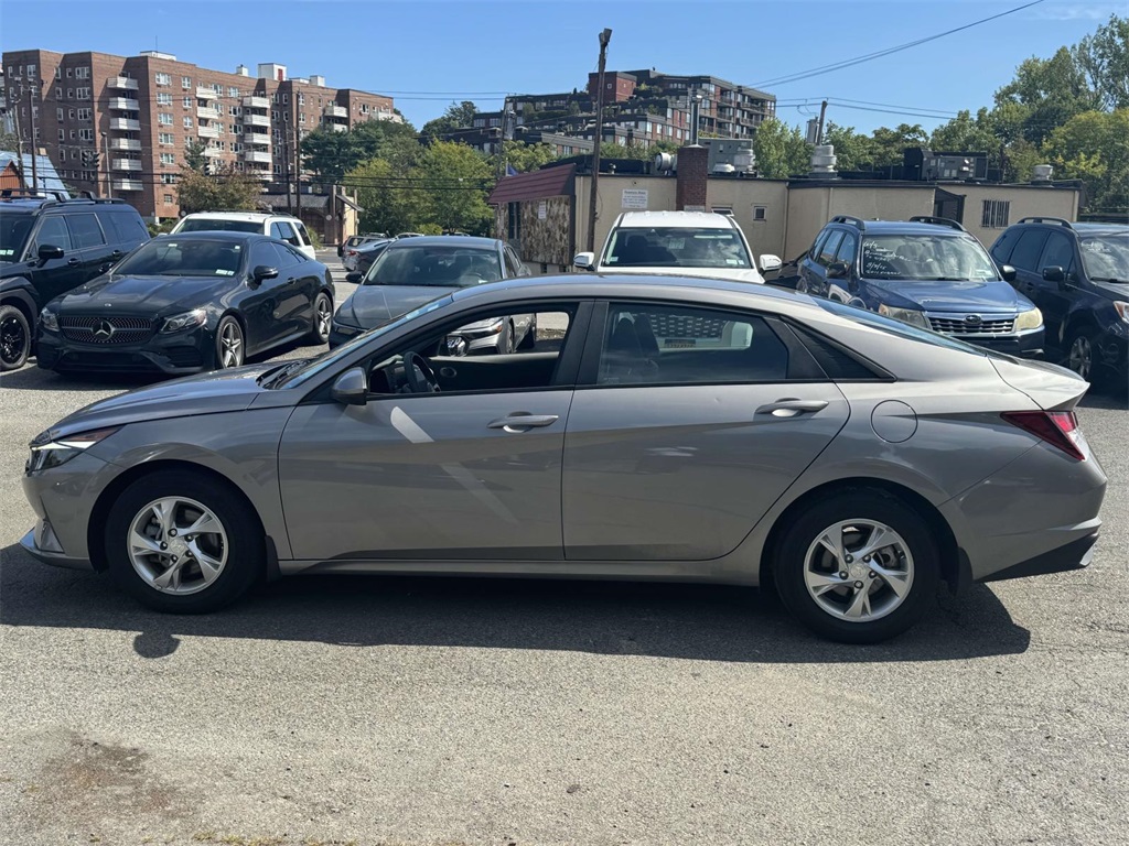 2023 Hyundai Elantra SE photo 7