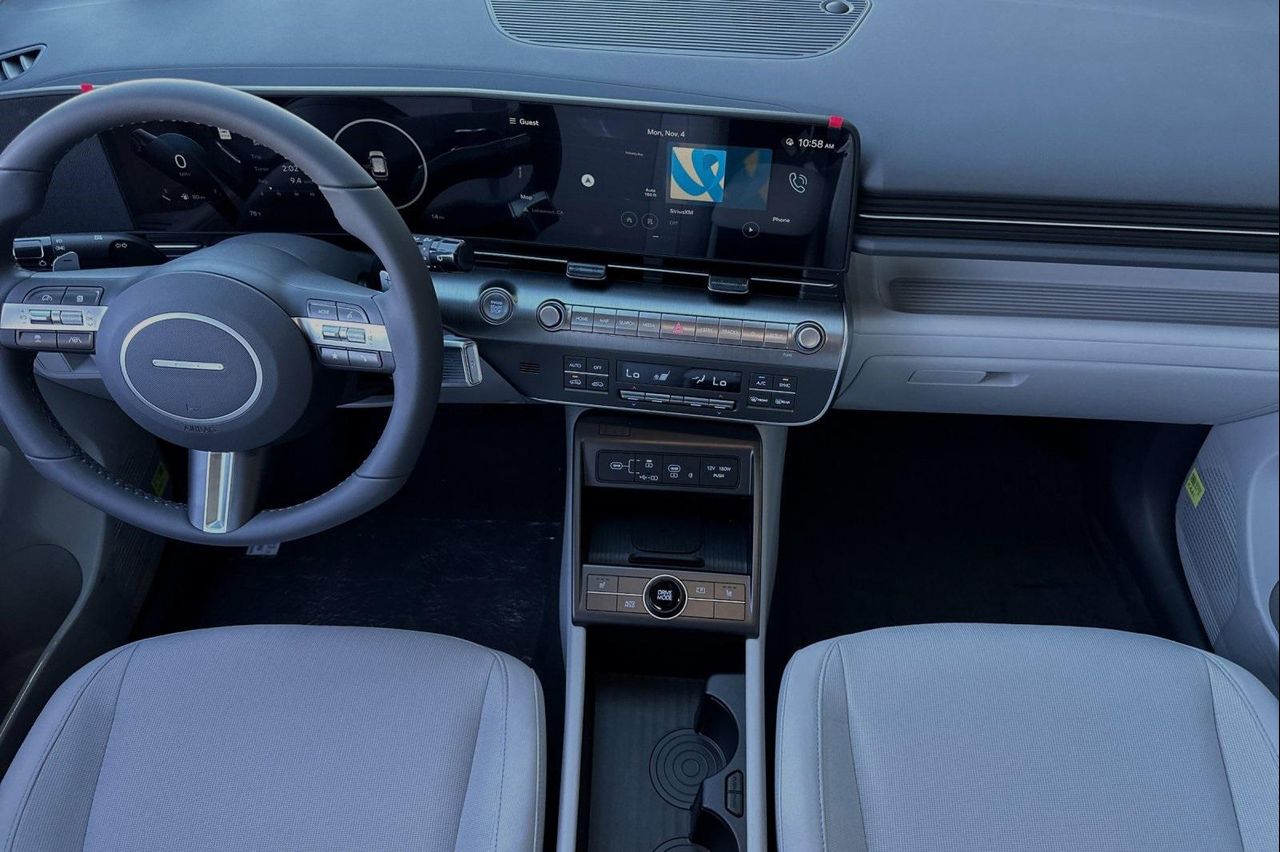 2025 Hyundai Kona SEL photo 12