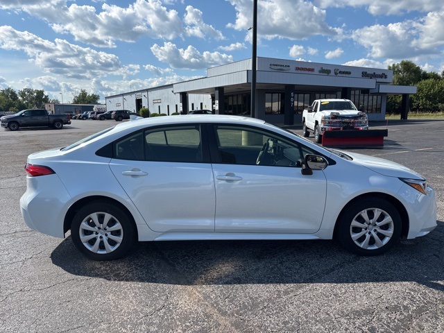 2024 Toyota Corolla LE photo 8