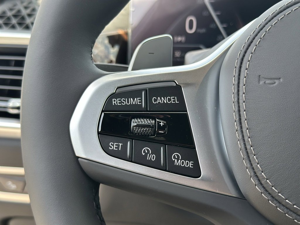 New 2026 Carbon Black Metallic BMW xDrive40i image 35